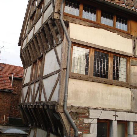 Aparthotel De Beek Anno 1410 Sint-Truiden Esterno foto